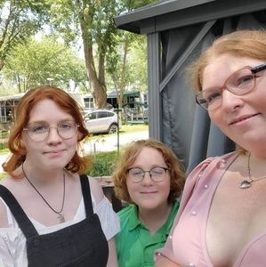 Meet your Posher, Marie-christine